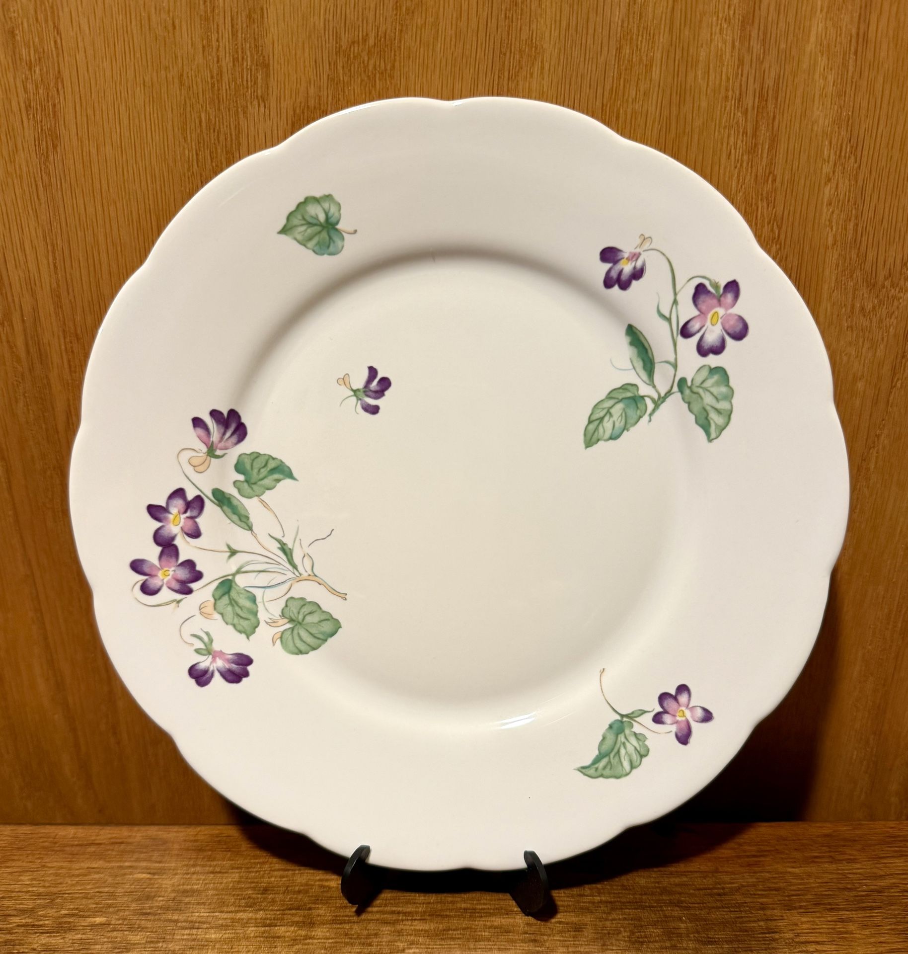 LANTANA Lenox Spring Violets Dinner Salad 8.1” Plate White Purple Flowers USA