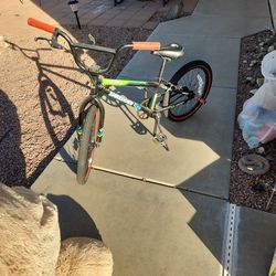 Haro  Shredder 20 bmx bike great shape