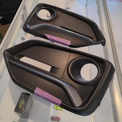 Honda Civic Fog Lights Cover (SOLD LEFT)