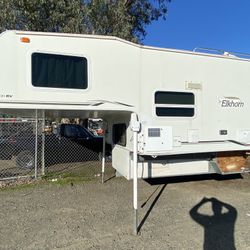 2003 Elkhorn 8S CAMPER Sleeps 5