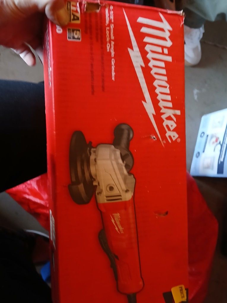 Milwaukee 1/2in Angle Grinder