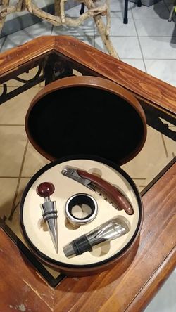 Wine utensil box