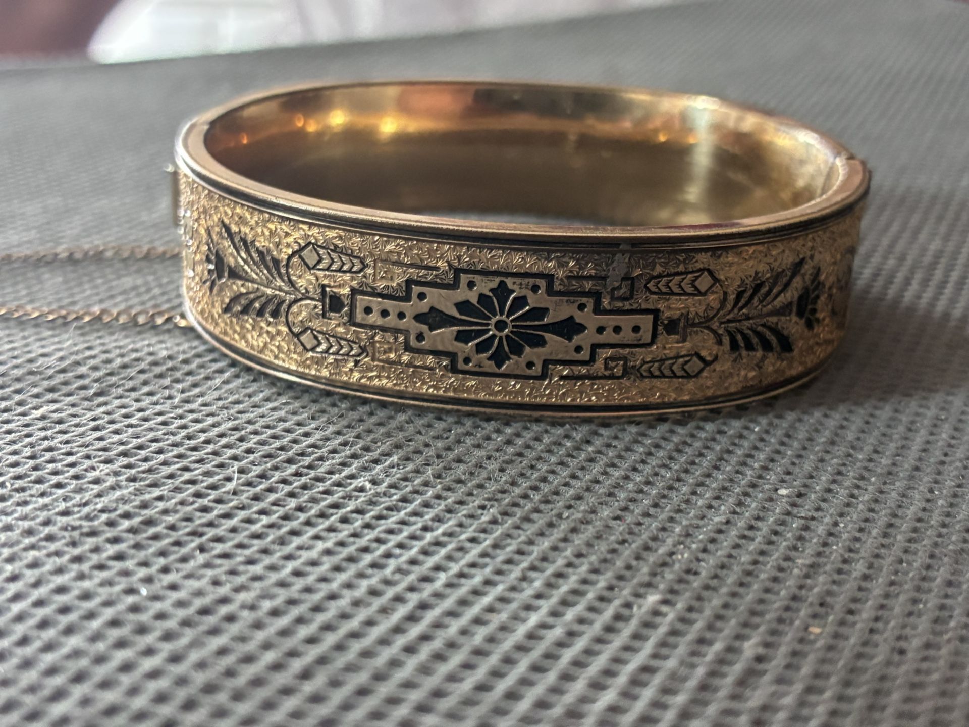 Victorian Taille d'Epargne Enamel Bracelet