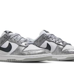 Women’s Dunks “Golden Gals”