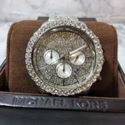 Michael Kors Layton Chronograph Silver Glitz Crystal Womens Watch MK6976 MINT