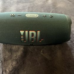 JBL Charge 5 Bluetooth Speaker