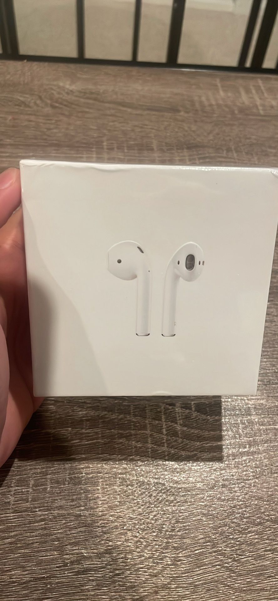 Apple AirPods 2nd Gen