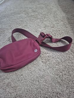 lululemon maroon bag