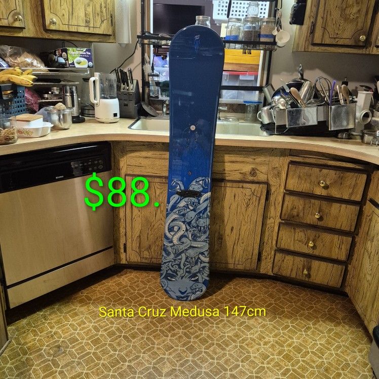 #009... Snowboard Santa Cruz Medusa 147 cm