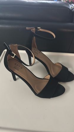 Black heels  size 8 1/2