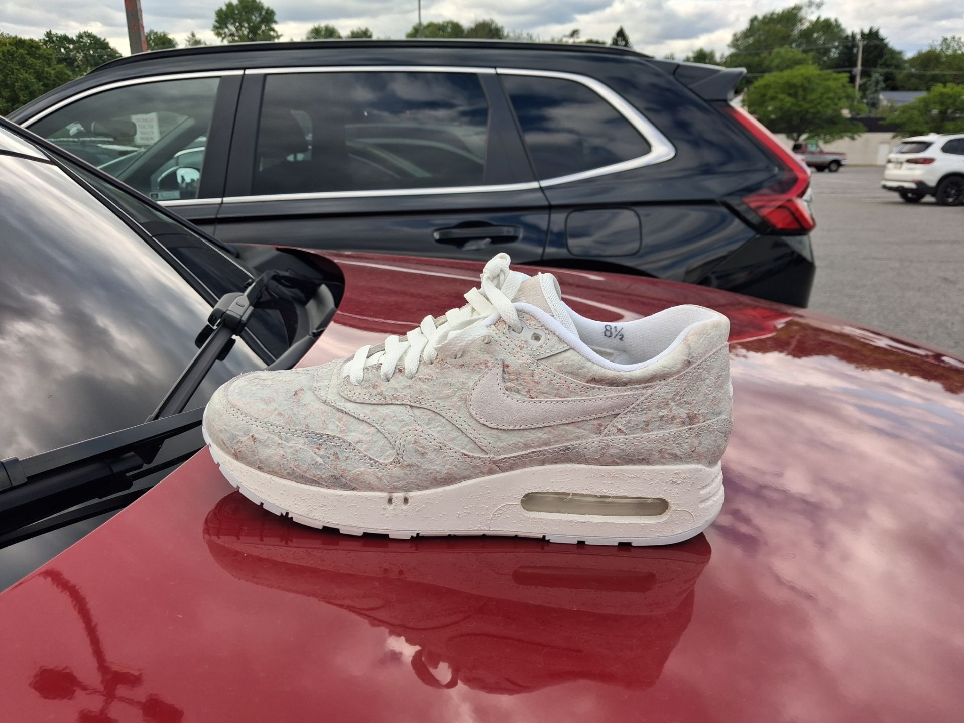 Brand New And Original Men's Nike Air Max's 1 Sneakers Sizes 8.5
