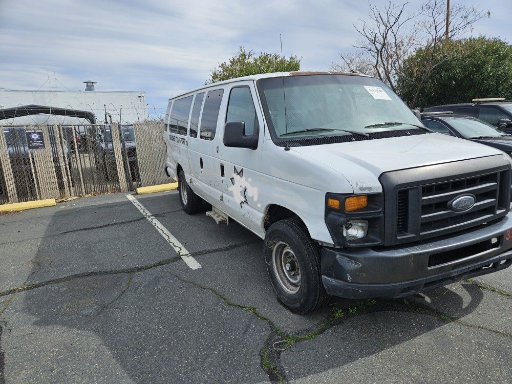 2008 Ford E-350