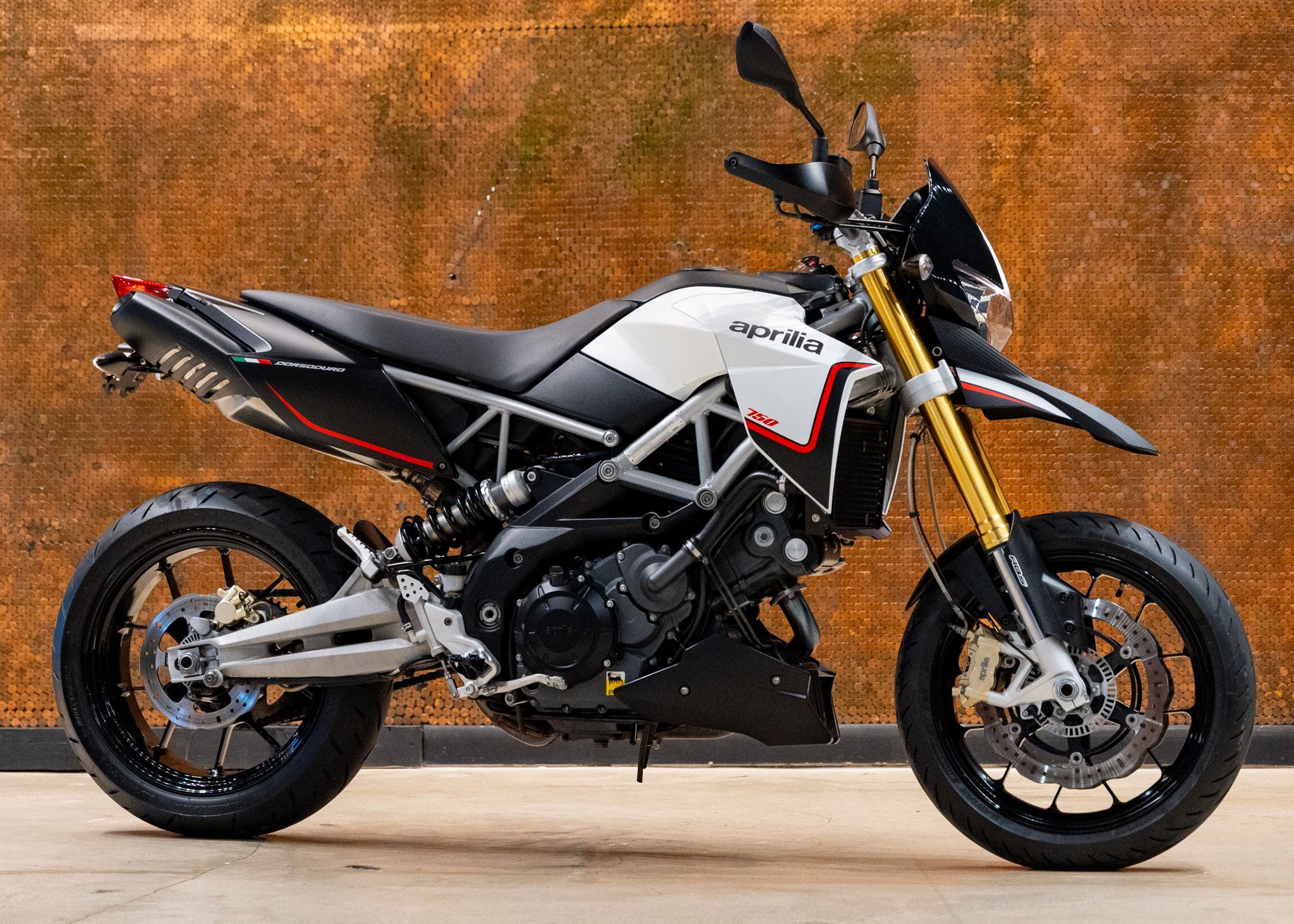 2014 APRILIA DORSODURO 750