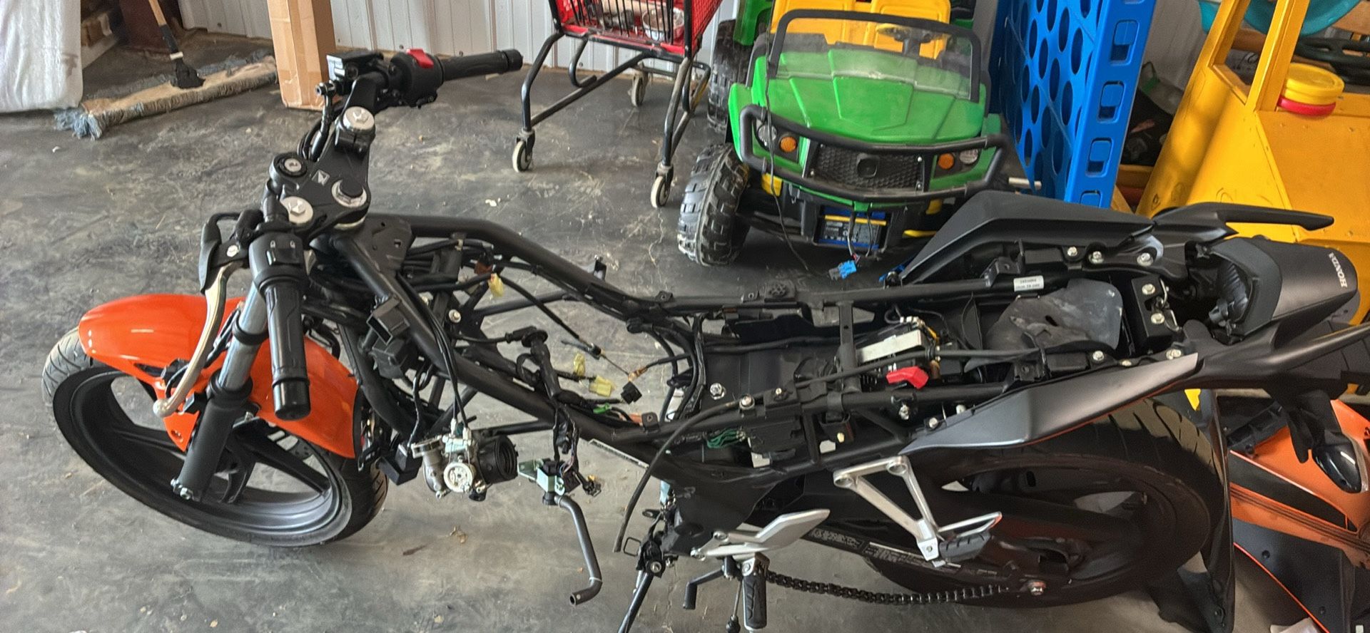 Cbr300r Parted