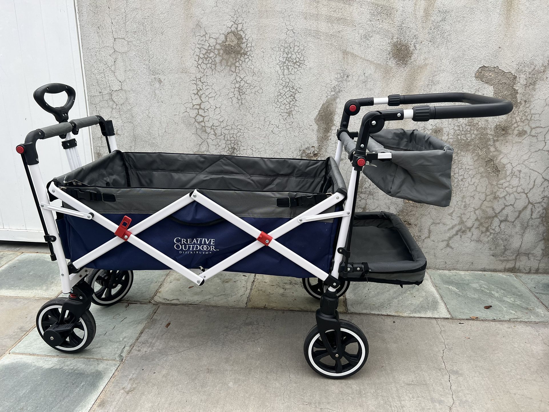 Creative Outdoor Distributor Collapsible Wagon (Used Only A few times)