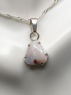 Australian Lighting Ridge Pink Opal 100% 925 silver pendant on a 925 plated silver chain necklace 12x10.8x3.5mm triangle opal 2.6ct