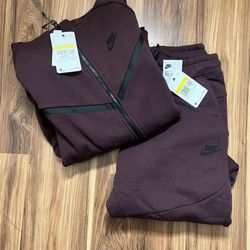 Nike Tech (medium)