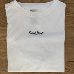 SACRED HEART UNIVERSITY WOMANS SHIRT-Size L