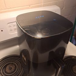 The Simple Deluxe Air Fryer