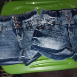 Womans Shorts Clean Size 5 And Size 7 $4.00 Each 