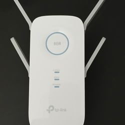 WiFi Extender 2600Mbps Stream 4k-8k . 5G & 2.4 Ghz 