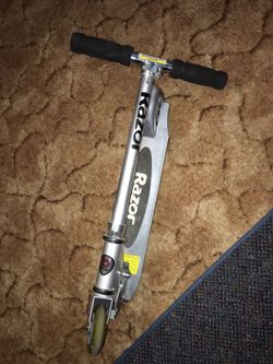 Razor scooter