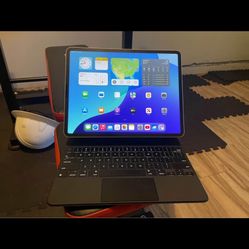 iPad Pro 12.9” (5th Gen) g256GB Wi-Fi + Cellular + Magic Keyboard – M1 Chip –