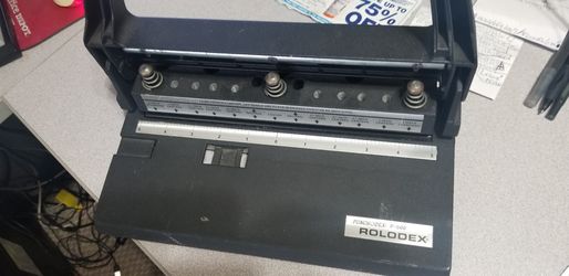 Rolodex Punchodex P-500