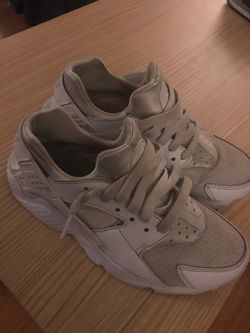 Huarache size 4.5 ..just needs to be cleaned