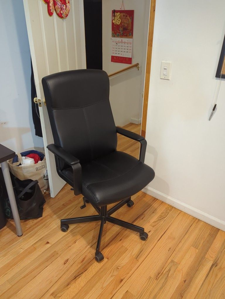 IKEA Office Chair (Very Good Condition)