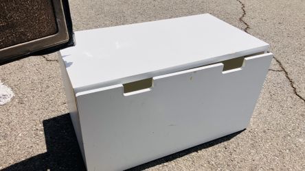 Rolling storage box