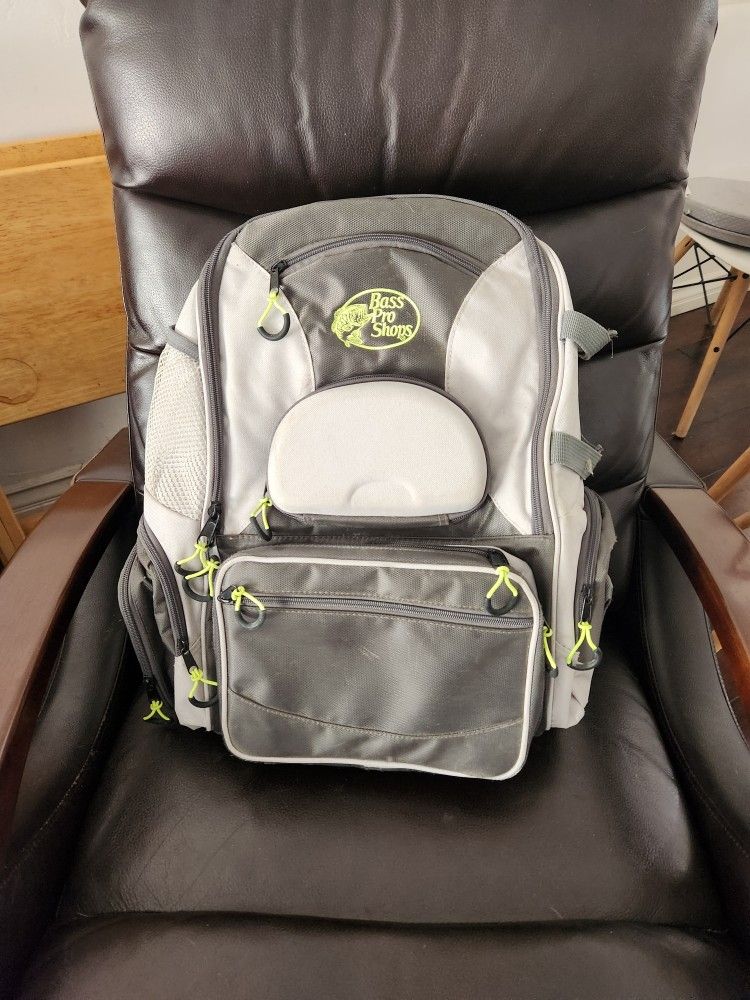 Bass Pro Shops Fishing Backpack Great Condition 