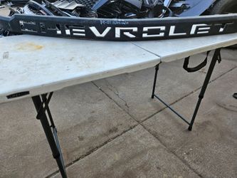 Chevy Silverado 1500 grille plastic center oem