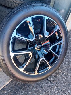 2026 NEW OEM ORIGINAL TAKEOFFS CHEVY TAHOE RST 22 INCH HAVE TPMS SENSORS TIRES BRIDGESTONE 99.99 % $ 2100 