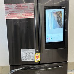 Samsung French Door Refrigerator With Family Hub 