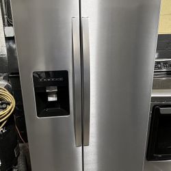 NEW Refrigerator w/WATER+ICE