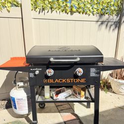 28in Blackstone Griddle With Hood 
