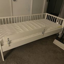 Free Toddler Bed with 4” Toddler Mattress: (w)2.5ft x (l)5.8ft