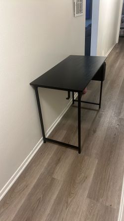 Black Desk