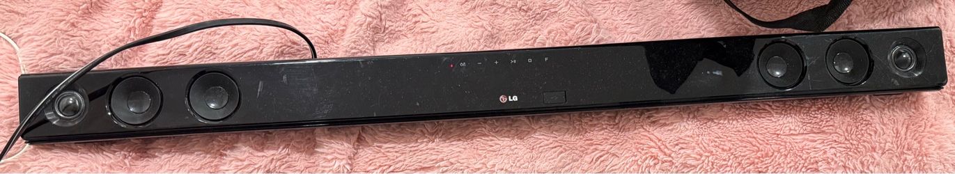 LG Sound Bar – Tested & Works Great