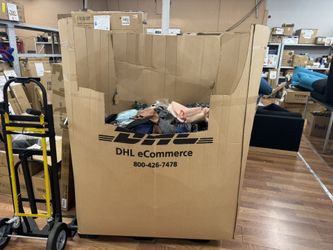 Pallet Of Mix Clothing 200+ Pieces 
