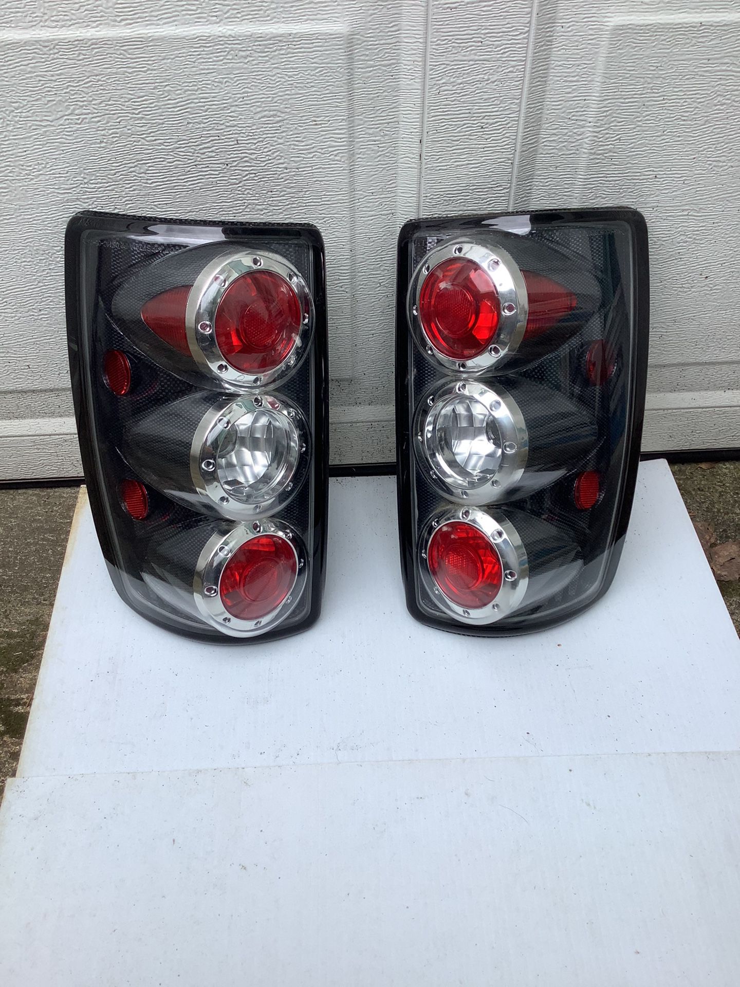 TAIL LIGHTS FOR GMC OR CHEVY