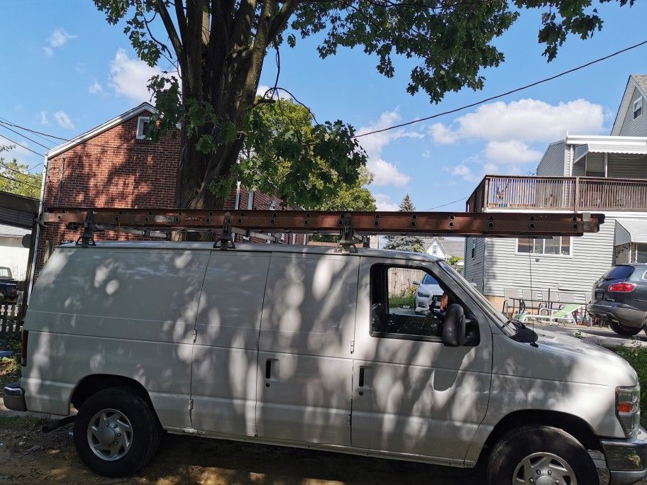32' FIBERGLASS Ladder