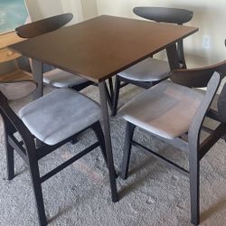 MCM Style Dining table & 4 Chairs