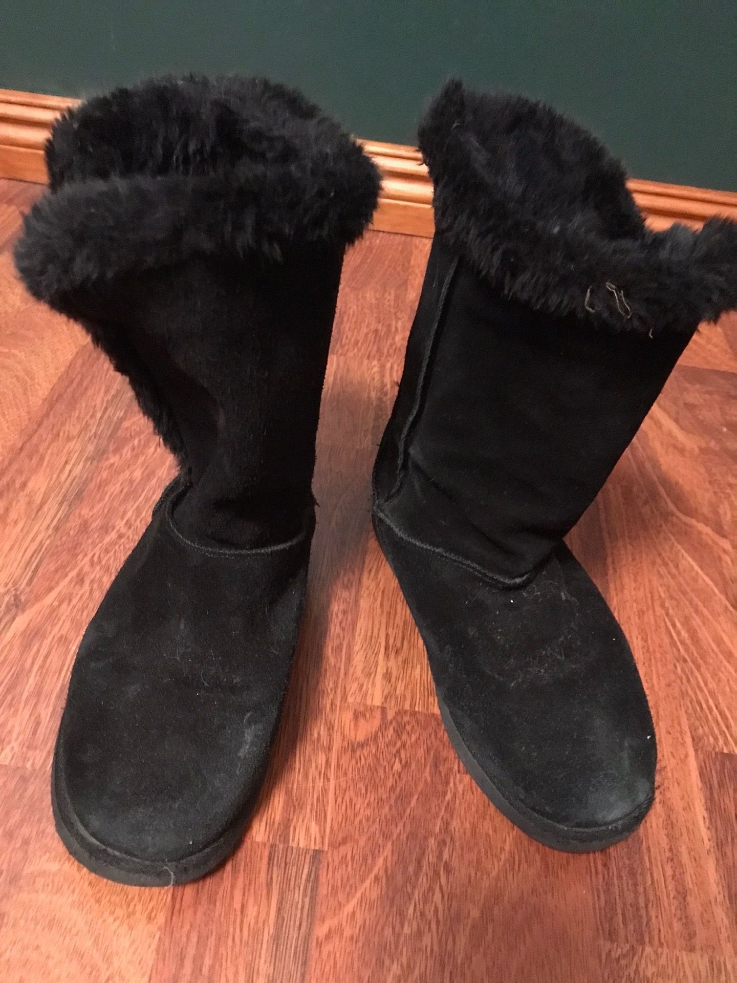 OLD NAVY Suede Furry Black Boots