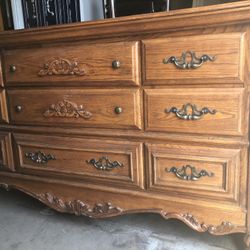 Long Dresser 