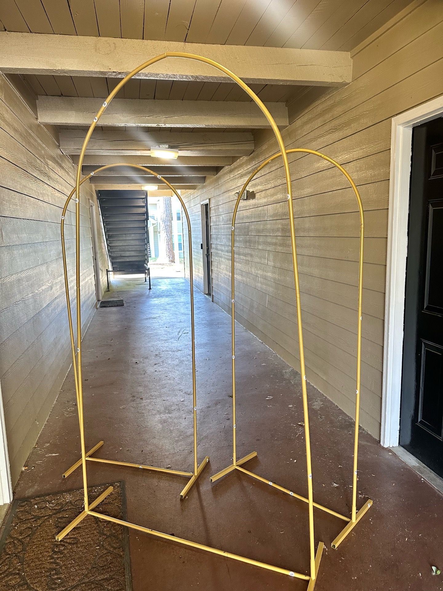 arch back drop