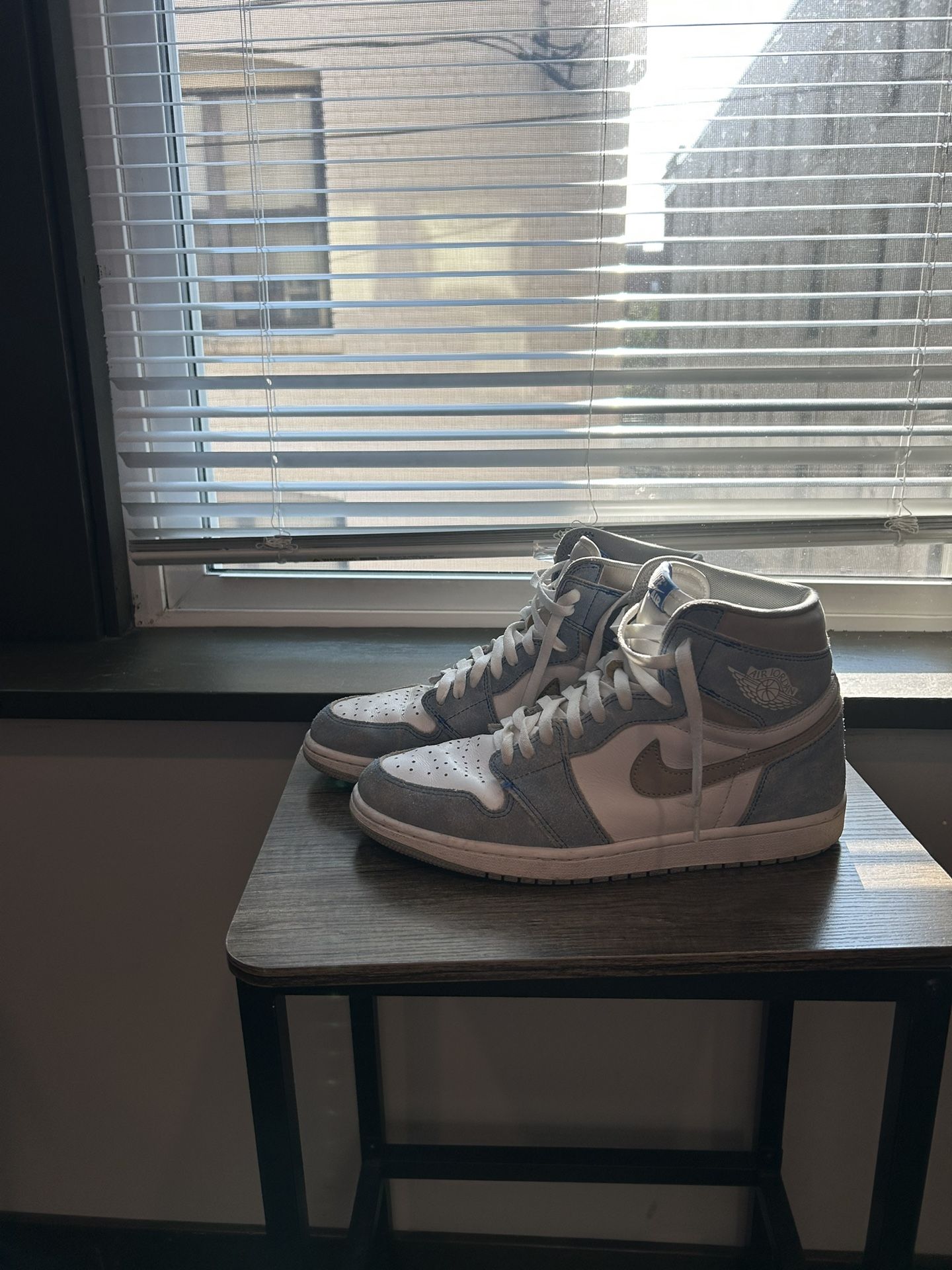 Air Jordan 1 Retro High OG ‘Hyper Royal’ – Size 11  men’s