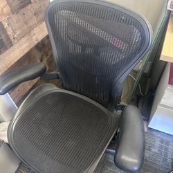 Herman miller Aeron Task Chair .