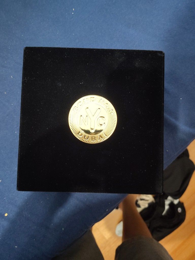 Bond N.9